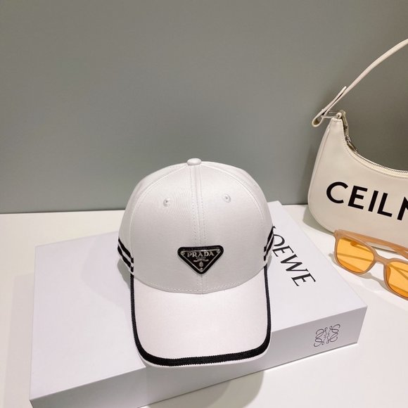 AUTHENTIC CHANEL Hats main image 5